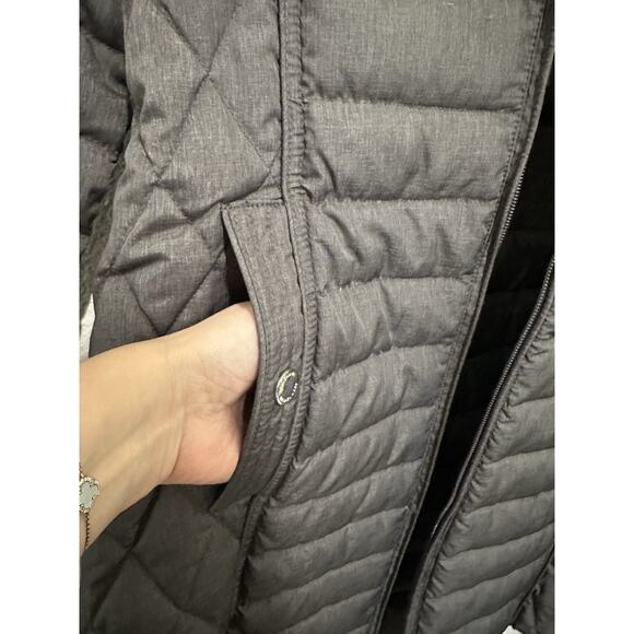 Michael Michael Kors PS Cozy up to this petite puffer coat with a stand collar - Picture 7 of 11